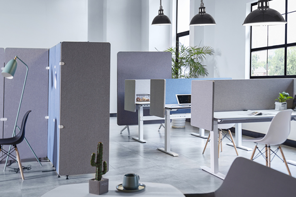 Trennwaende zur optischen und akustischen Raumaufteilung.